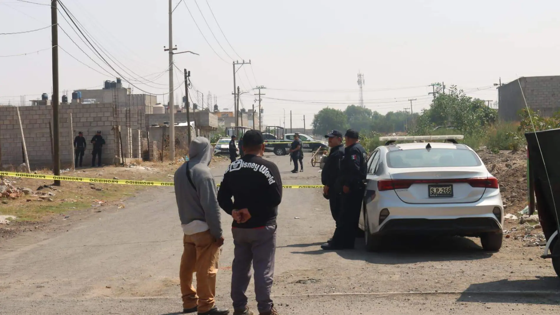 Descubren a sujeto que intentaba tirar un cadáver a la basura, en el Edomex